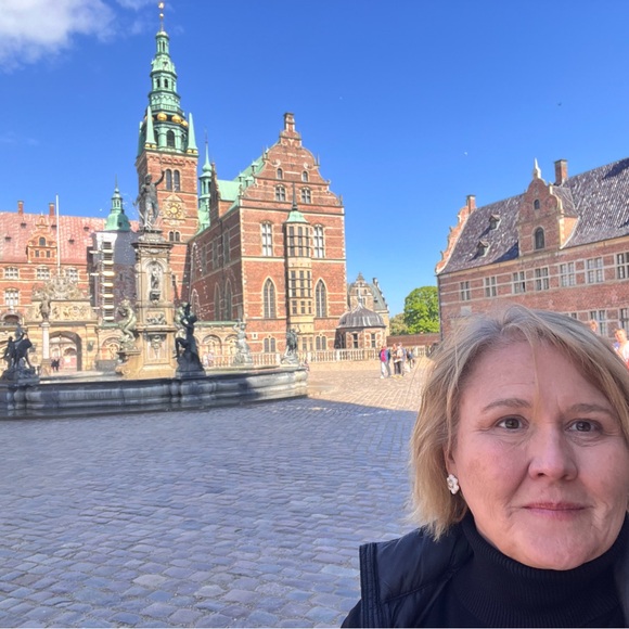 Hi I’m Robin - Picture 10 of 12